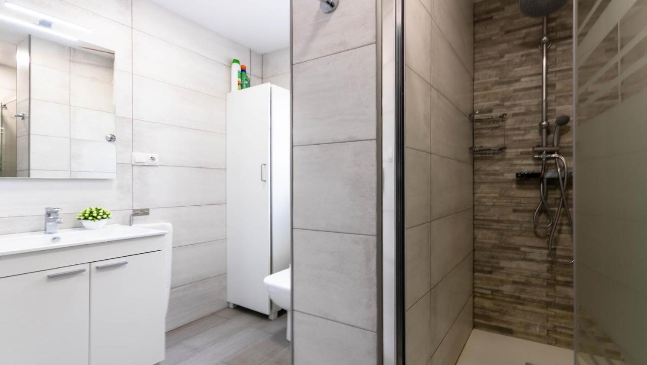 Apartamento Santa Justa Seville Exterior photo